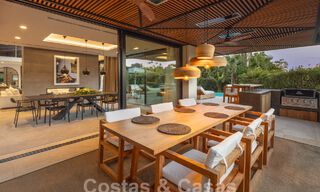 Se vende sofisticada villa de lujo lista para entrar a vivir en el valle del golf de Nueva Andalucia, Marbella 61337 