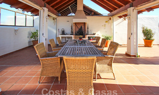 Amplio ático en venta en complejo cerrado de playa con vistas despejadas al mar en la Nueva Milla de Oro, Marbella - Estepona 61415 