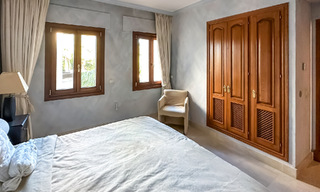 Amplio ático en venta en complejo cerrado de playa con vistas despejadas al mar en la Nueva Milla de Oro, Marbella - Estepona 61428 