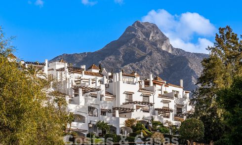 Lujosa casa adosada reformada en venta en una zona residencial preferida de la Milla de Oro de Marbella 61583