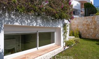 Lujosa casa adosada reformada en venta en una zona residencial preferida de la Milla de Oro de Marbella 61603 