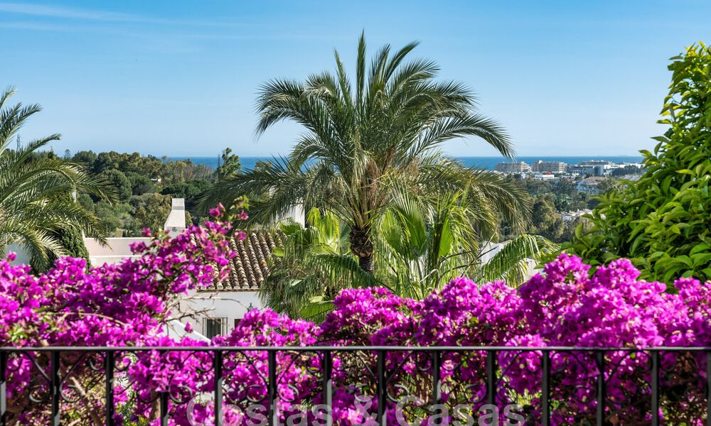 Lujosa casa adosada reformada en venta en una zona residencial preferida de la Milla de Oro de Marbella 61648