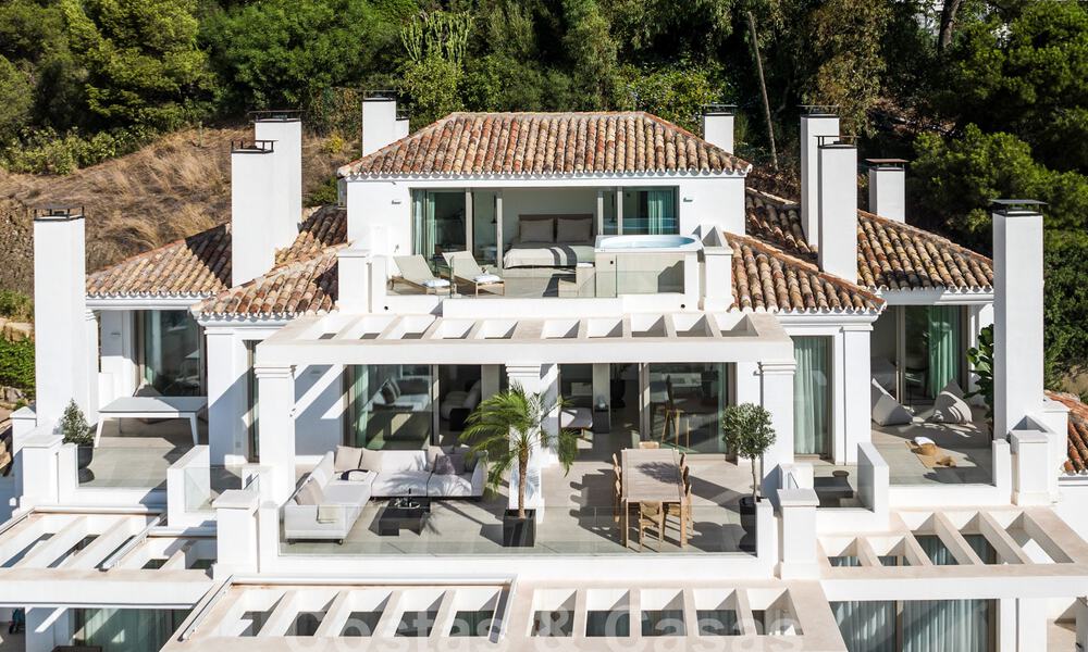 Sofisticado y espacioso ático de lujo en venta con vistas panorámicas al mar en un complejo exclusivo en Nueva Andalucia, Marbella 61212