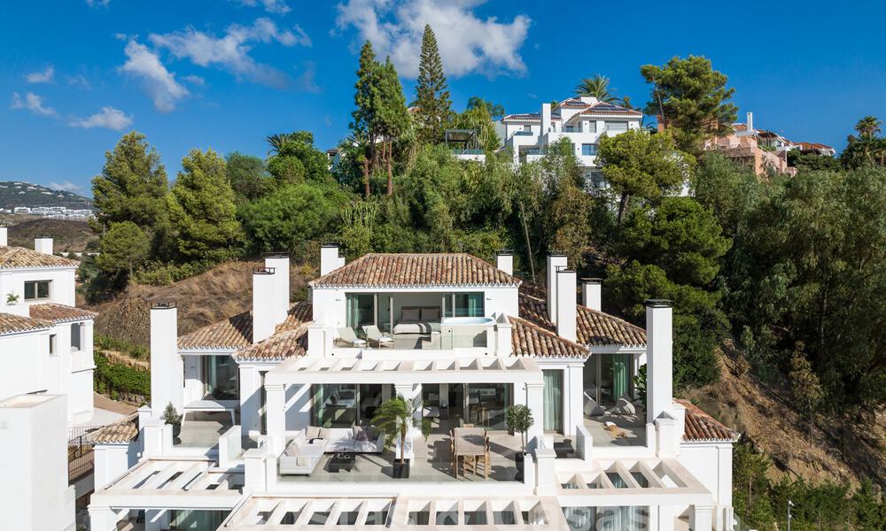 Sofisticado y espacioso ático de lujo en venta con vistas panorámicas al mar en un complejo exclusivo en Nueva Andalucia, Marbella 61213