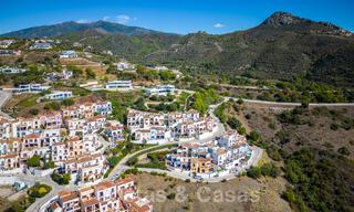 Encantadora casa adosada andaluza con vistas al mar en venta en las colinas de Marbella - Benahavis 61889 