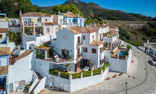 Encantadora casa adosada andaluza con vistas al mar en venta en las colinas de Marbella - Benahavis 61891 