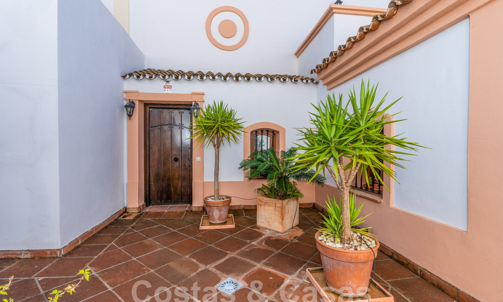 Encantadora casa adosada andaluza con vistas al mar en venta en las colinas de Marbella - Benahavis 61892
