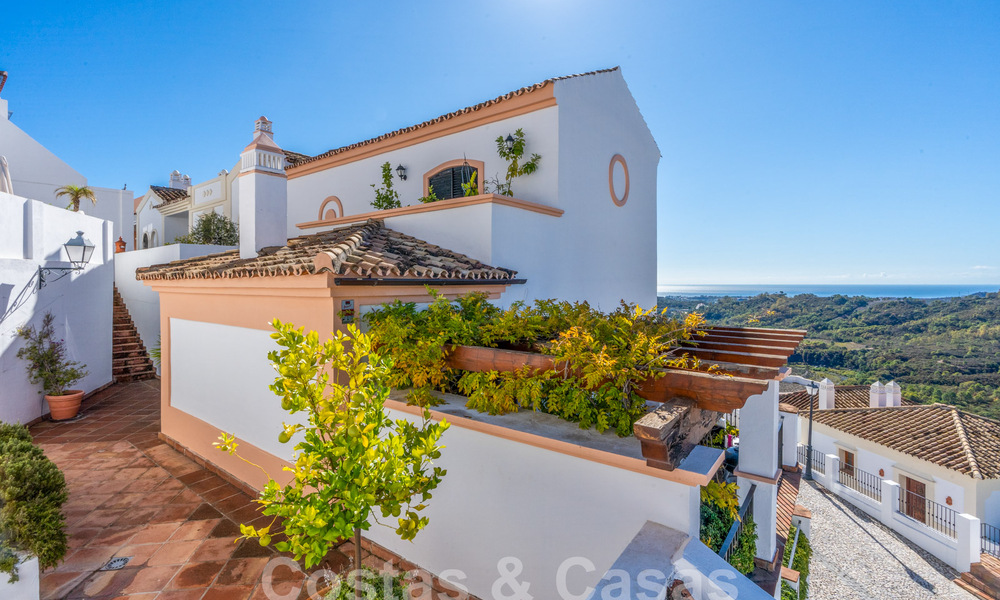 Encantadora casa adosada andaluza con vistas al mar en venta en las colinas de Marbella - Benahavis 61893