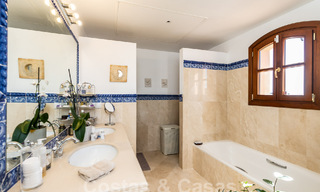 Encantadora casa adosada andaluza con vistas al mar en venta en las colinas de Marbella - Benahavis 61908 
