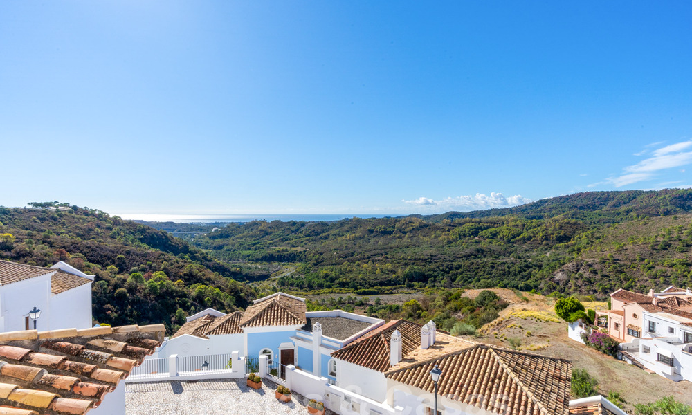 Encantadora casa adosada andaluza con vistas al mar en venta en las colinas de Marbella - Benahavis 61910