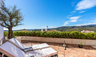 Encantadora casa adosada andaluza con vistas al mar en venta en las colinas de Marbella - Benahavis 61919 