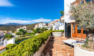 Encantadora casa adosada andaluza con vistas al mar en venta en las colinas de Marbella - Benahavis 61920 