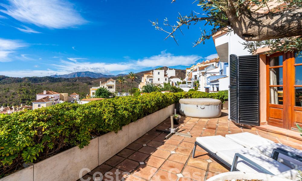 Encantadora casa adosada andaluza con vistas al mar en venta en las colinas de Marbella - Benahavis 61921