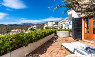 Encantadora casa adosada andaluza con vistas al mar en venta en las colinas de Marbella - Benahavis 61921 