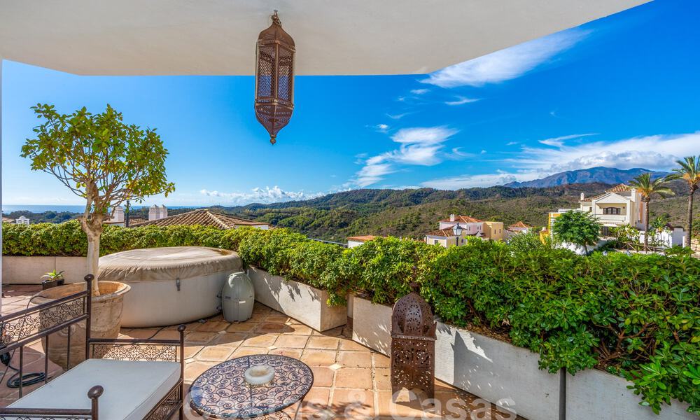 Encantadora casa adosada andaluza con vistas al mar en venta en las colinas de Marbella - Benahavis 61923