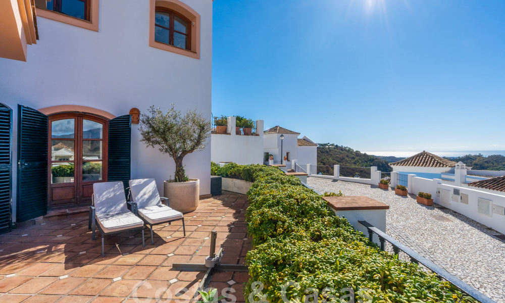 Encantadora casa adosada andaluza con vistas al mar en venta en las colinas de Marbella - Benahavis 61925