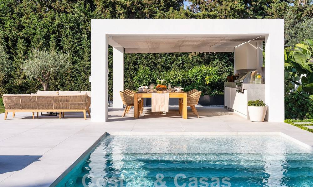 Villa de lujo con diseño mediterráneo moderno en venta en una popular zona de golf en Nueva Andalucía, Marbella 61654