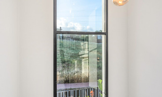 Villa de lujo con diseño mediterráneo moderno en venta en una popular zona de golf en Nueva Andalucía, Marbella 61655 