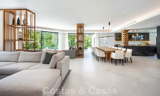 Villa de lujo con diseño mediterráneo moderno en venta en una popular zona de golf en Nueva Andalucía, Marbella 61656 