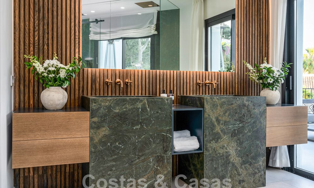 Villa de lujo con diseño mediterráneo moderno en venta en una popular zona de golf en Nueva Andalucía, Marbella 61669