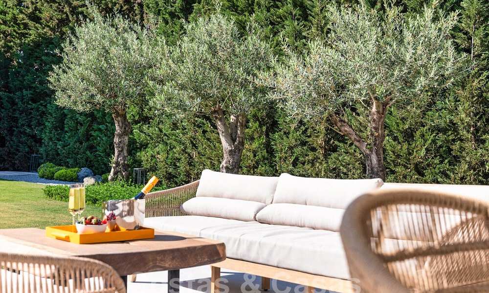 Villa de lujo con diseño mediterráneo moderno en venta en una popular zona de golf en Nueva Andalucía, Marbella 61677