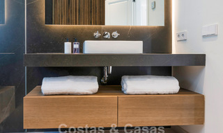 Villa de lujo con diseño mediterráneo moderno en venta en una popular zona de golf en Nueva Andalucía, Marbella 61683 