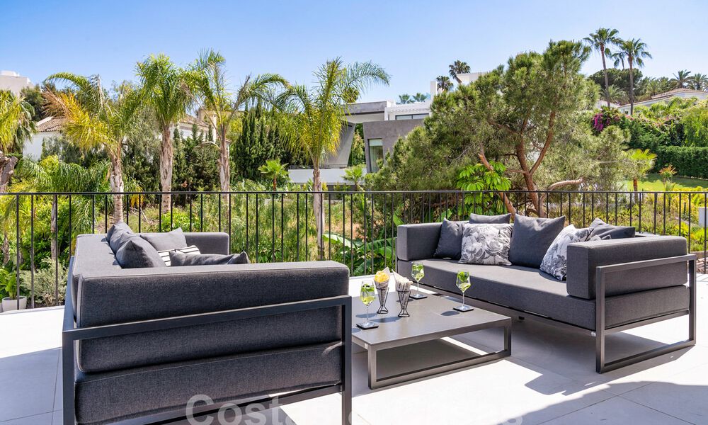 Villa de lujo con diseño mediterráneo moderno en venta en una popular zona de golf en Nueva Andalucía, Marbella 61701