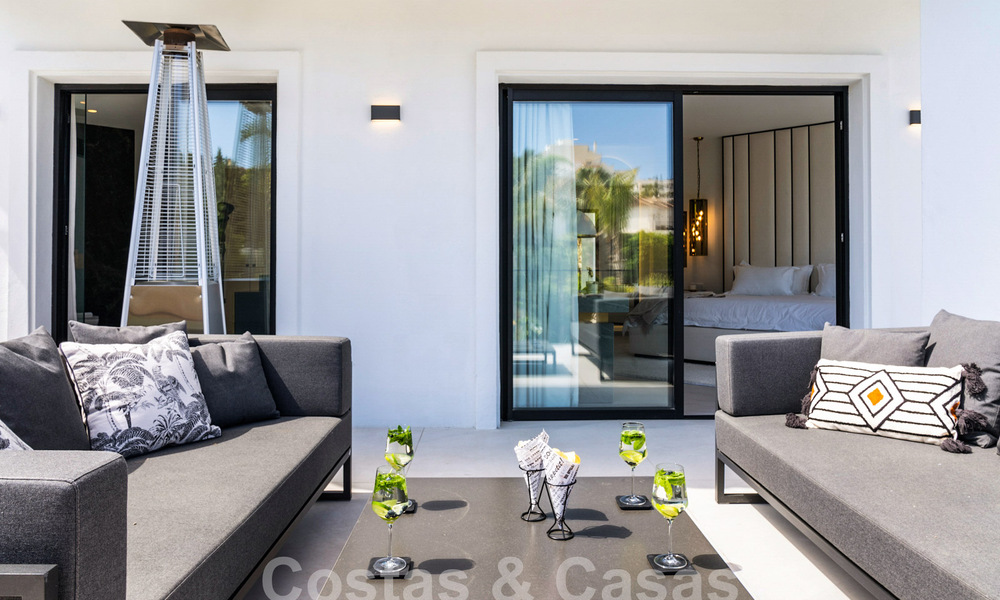 Villa de lujo con diseño mediterráneo moderno en venta en una popular zona de golf en Nueva Andalucía, Marbella 61702