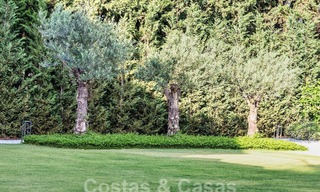 Villa de lujo con diseño mediterráneo moderno en venta en una popular zona de golf en Nueva Andalucía, Marbella 61704 