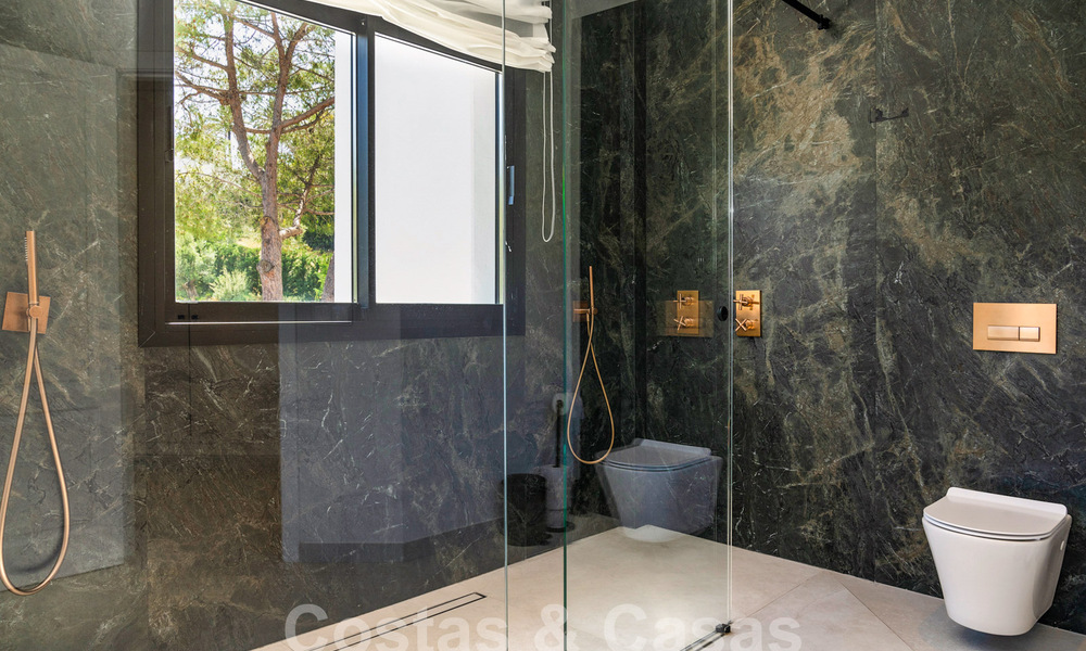 Villa de lujo con diseño mediterráneo moderno en venta en una popular zona de golf en Nueva Andalucía, Marbella 61705