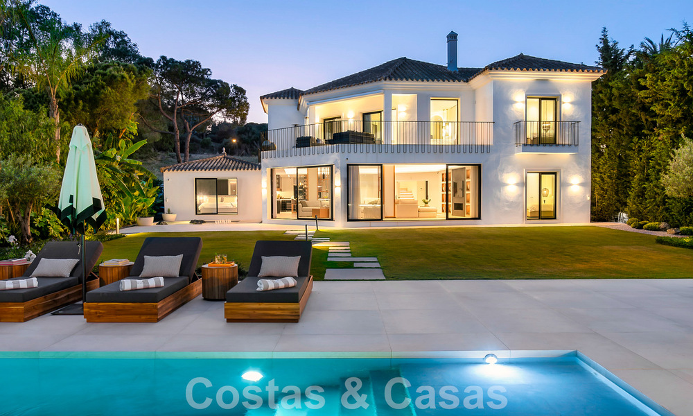 Villa de lujo con diseño mediterráneo moderno en venta en una popular zona de golf en Nueva Andalucía, Marbella 61711