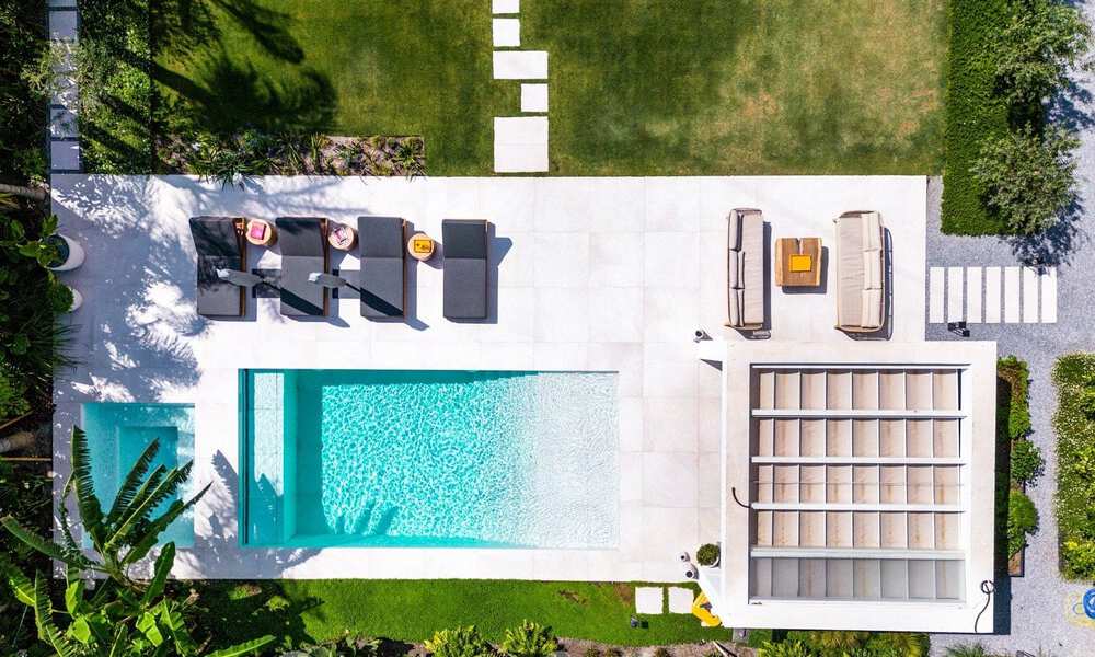Villa de lujo con diseño mediterráneo moderno en venta en una popular zona de golf en Nueva Andalucía, Marbella 61717
