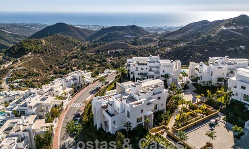 Moderno apartamento con jardín y vistas al mar en venta, a poca distancia en coche del centro de Marbella 61784