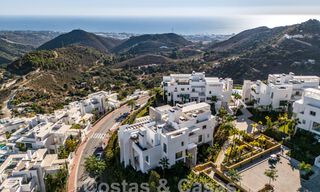 Moderno apartamento con jardín y vistas al mar en venta, a poca distancia en coche del centro de Marbella 61784 