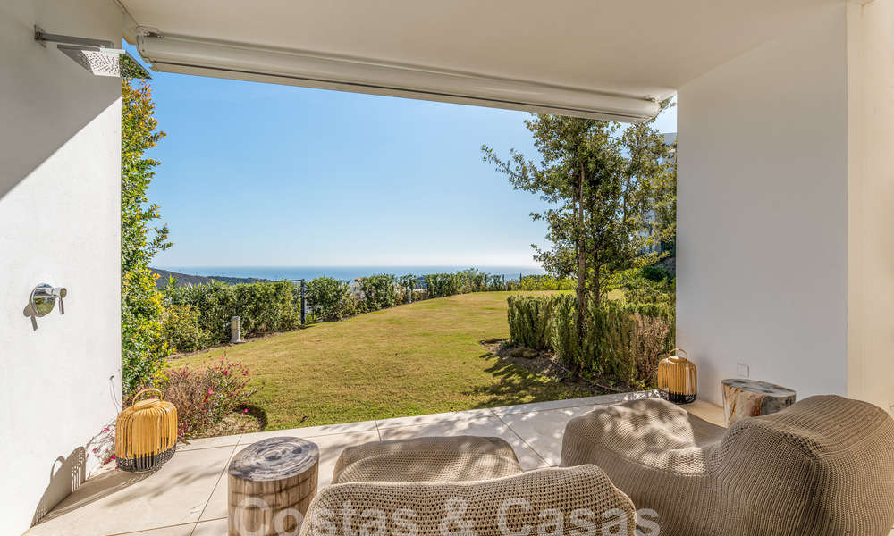 Moderno apartamento con jardín y vistas al mar en venta, a poca distancia en coche del centro de Marbella 61786