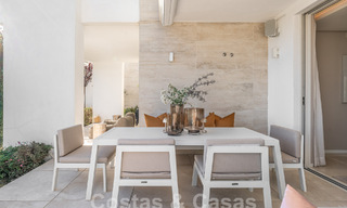 Moderno apartamento con jardín y vistas al mar en venta, a poca distancia en coche del centro de Marbella 61788 
