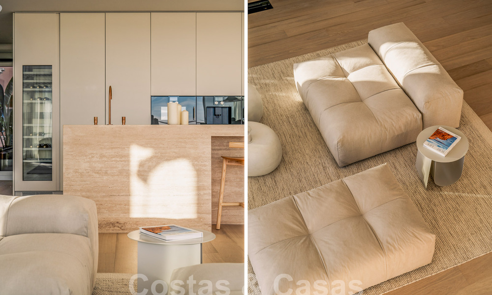 Impresionante ático reformado en venta con vistas panorámicas al golf y al mar en el corazón de Nueva Andalucía, Marbella 61830