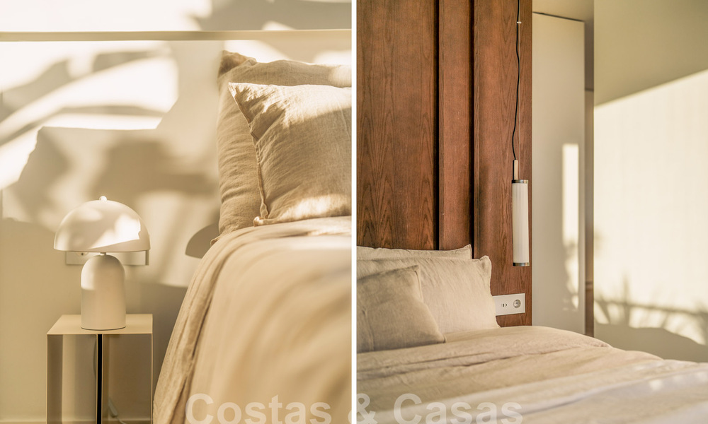 Impresionante ático reformado en venta con vistas panorámicas al golf y al mar en el corazón de Nueva Andalucía, Marbella 61832