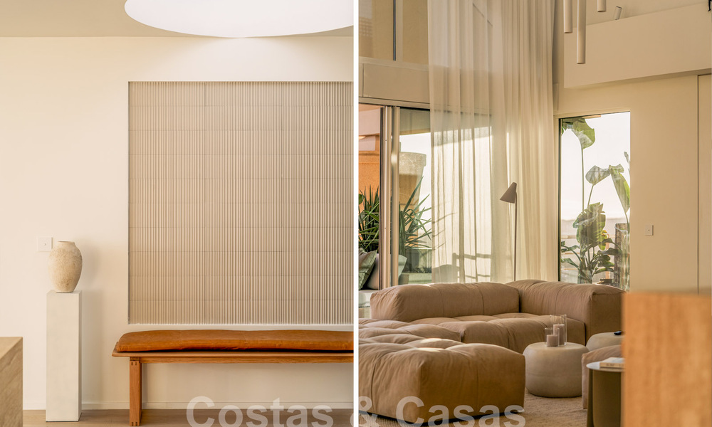 Impresionante ático reformado en venta con vistas panorámicas al golf y al mar en el corazón de Nueva Andalucía, Marbella 61834