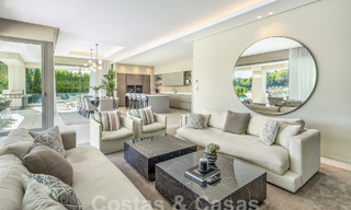 Sofisticada villa de lujo con diseño moderno en venta a poca distancia del campo de golf en Nueva Andalucía, Marbella 61350 