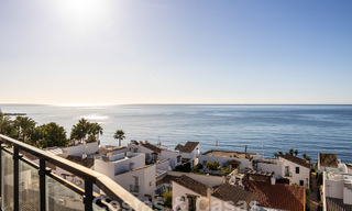 Ático cerca de la playa con 3 dormitorios y vistas panorámicas al mar en venta en la Nueva Milla de Oro entre Marbella y Estepona 61366 