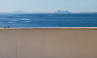 Ático cerca de la playa con 3 dormitorios y vistas panorámicas al mar en venta en la Nueva Milla de Oro entre Marbella y Estepona 61382 