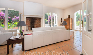Villa mediterránea de lujo en venta a pocos pasos de la playa y servicios en Guadalmina Baja, Marbella 61864 