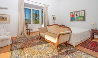 Villa mediterránea de lujo en venta a pocos pasos de la playa y servicios en Guadalmina Baja, Marbella 61866 