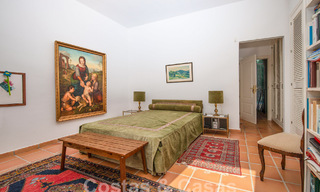 Villa mediterránea de lujo en venta a pocos pasos de la playa y servicios en Guadalmina Baja, Marbella 61867 
