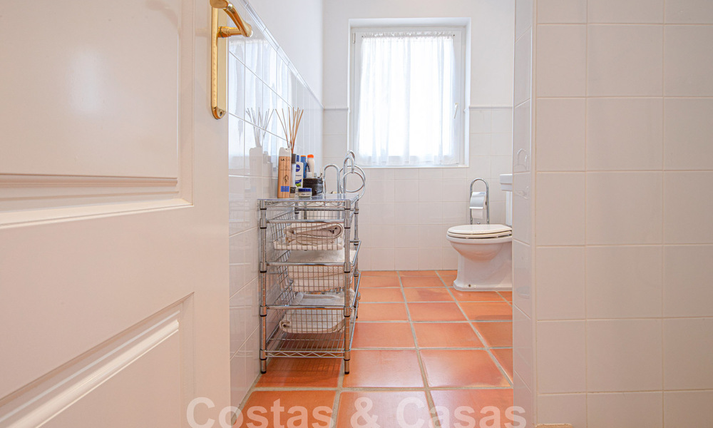 Villa mediterránea de lujo en venta a pocos pasos de la playa y servicios en Guadalmina Baja, Marbella 61869