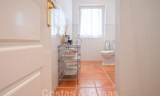 Villa mediterránea de lujo en venta a pocos pasos de la playa y servicios en Guadalmina Baja, Marbella 61869 
