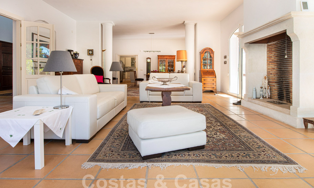 Villa mediterránea de lujo en venta a pocos pasos de la playa y servicios en Guadalmina Baja, Marbella 61871