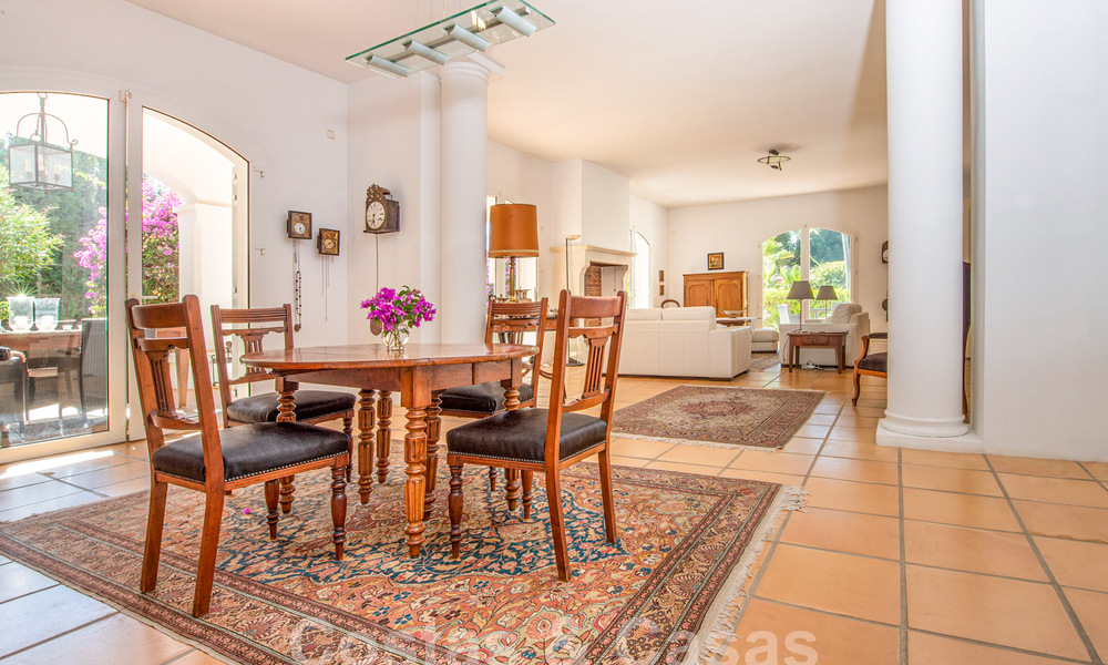 Villa mediterránea de lujo en venta a pocos pasos de la playa y servicios en Guadalmina Baja, Marbella 61873