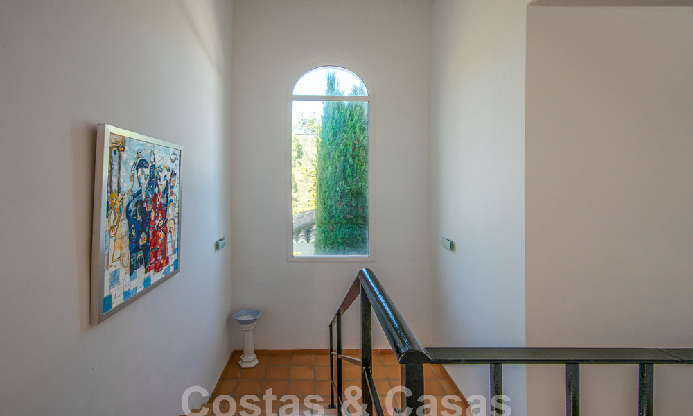 Villa mediterránea de lujo en venta a pocos pasos de la playa y servicios en Guadalmina Baja, Marbella 61875